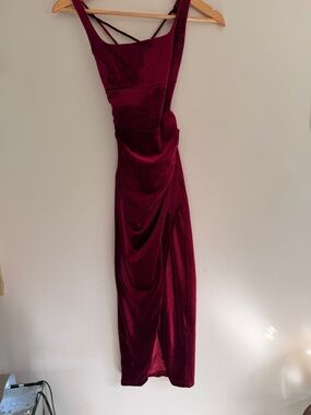 Windsor Strappy Velvet Maxi Dress in Burgundy